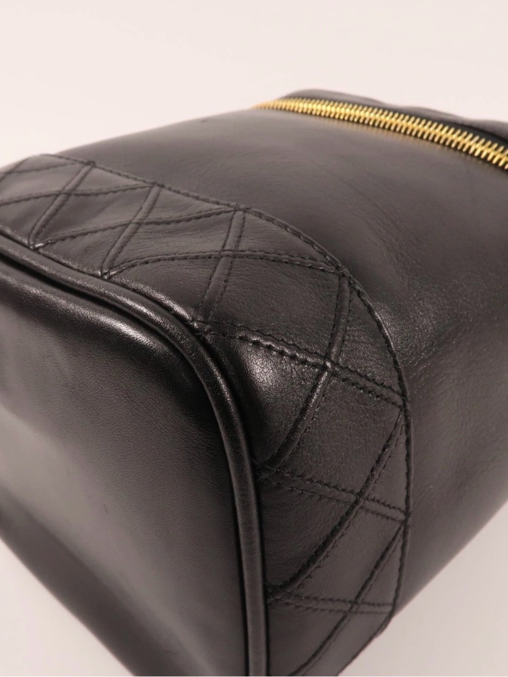CHANEL Vintage Vanity Case Hand Bag Lambskin Leather Black - Picture 6 of 16